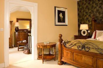 The Abbeyleix Manor Hotel