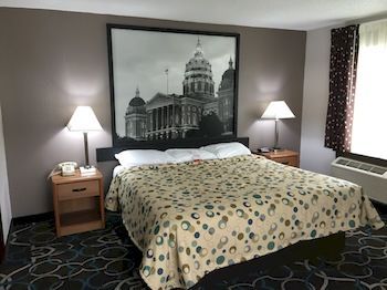 Super 8 By Wyndham Walnut