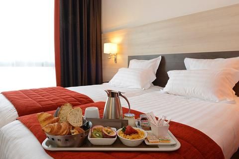 Kyriad Prestige Lyon Est - Saint Priest Eurexpo Hotel and SPA