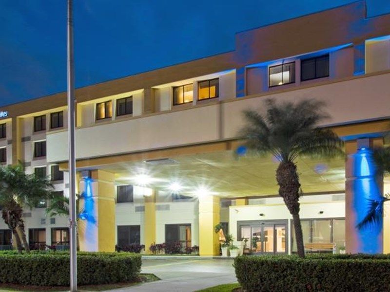 Holiday Inn Express Hotel & Suites Miami - Hialeah(Newly Renovated), an IHG Hotel