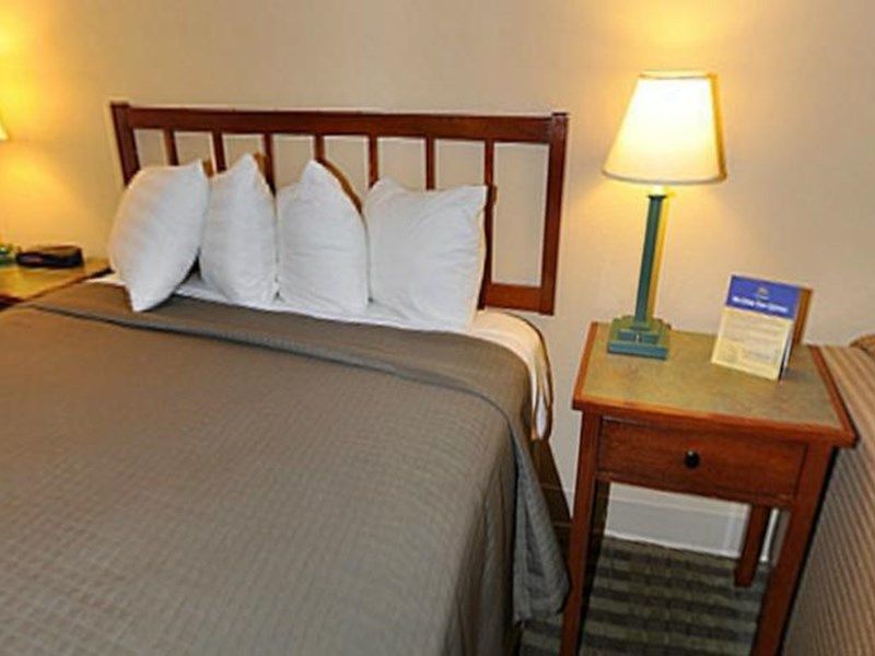 Norwood Inn & Suites