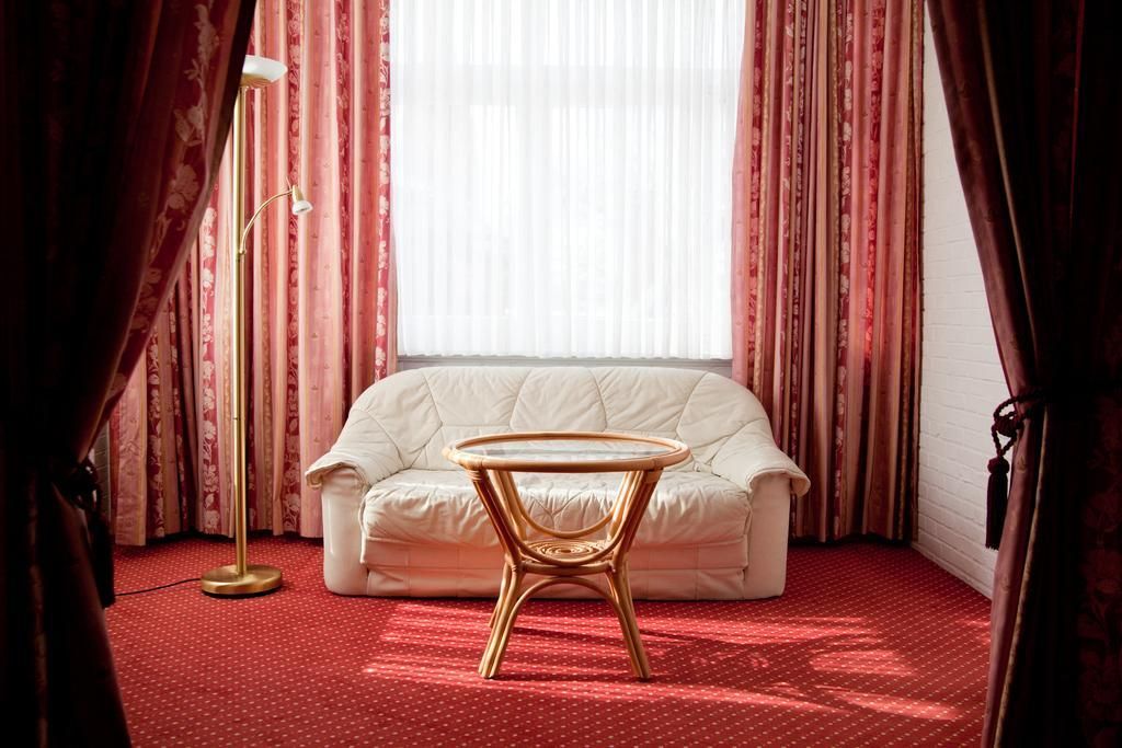 City Hotel