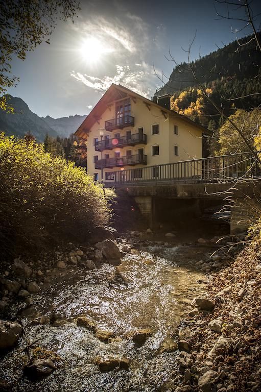 Outdoor Pictures 22