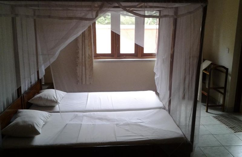 Hotel 4 U