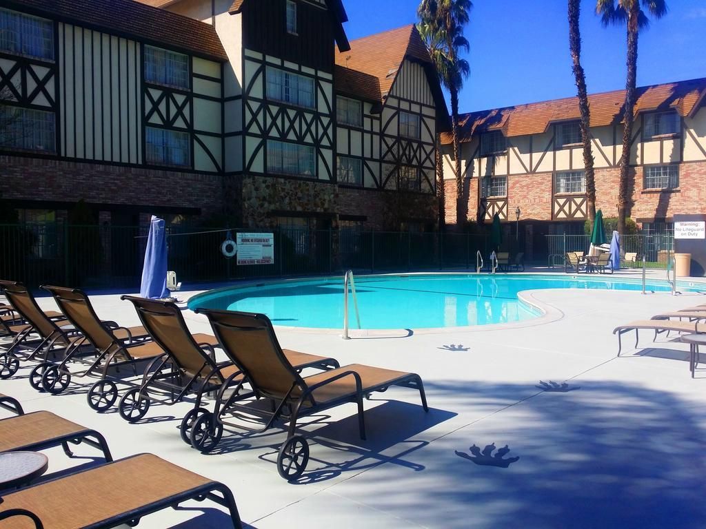 Anaheim Majestic Garden Hotel