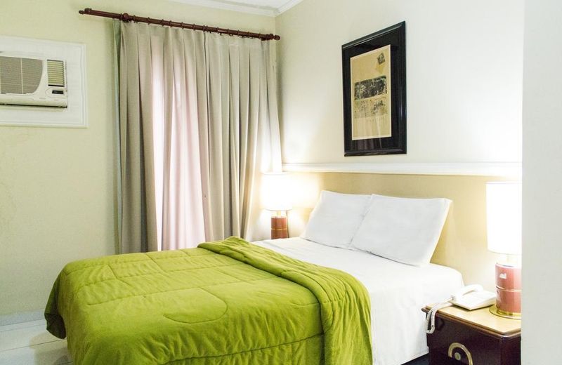 LIAU HOTELS PARK SUITS