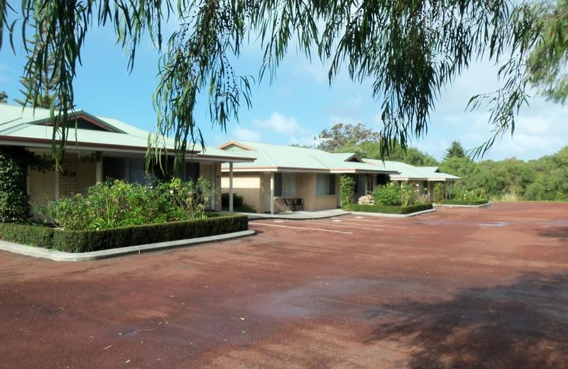 Emu Point Motel
