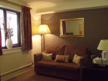 LLANWENARTH HOTEL & RIVERSIDE RESTAURANT