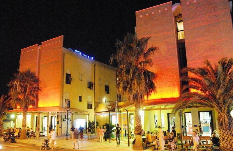 Aloha Park Hotel