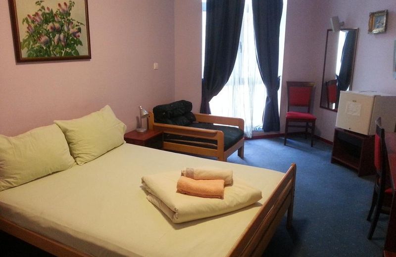 Car Hotel