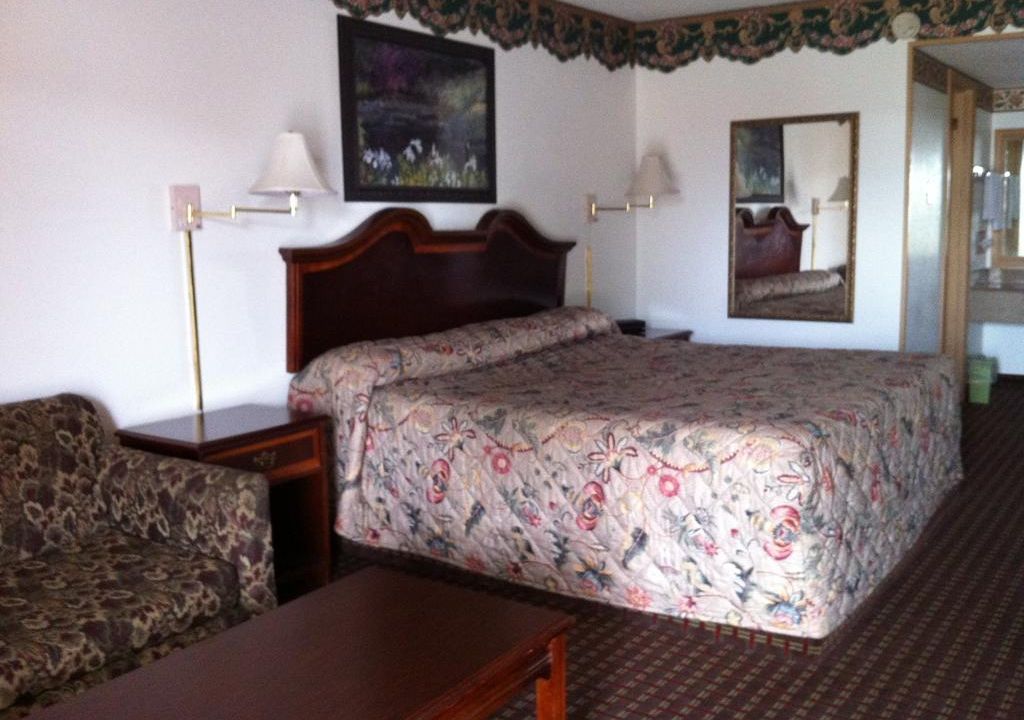 OYO Hotel Bald Knob AR Hwy 64