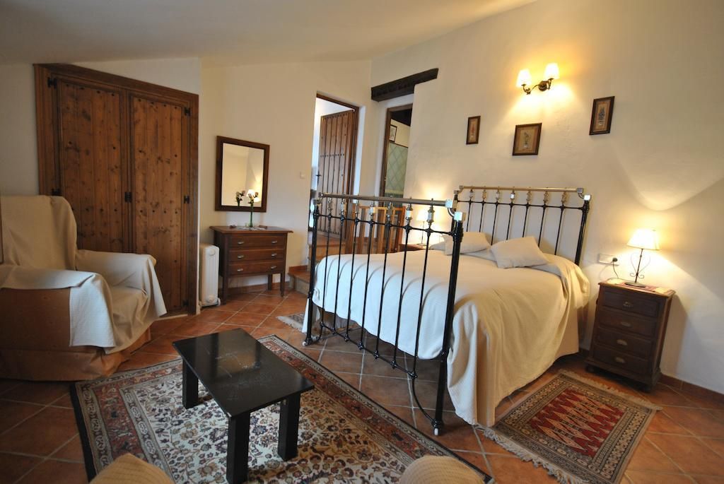 Apartment in ancient farm located in beautiful mountainous scenery in Periana