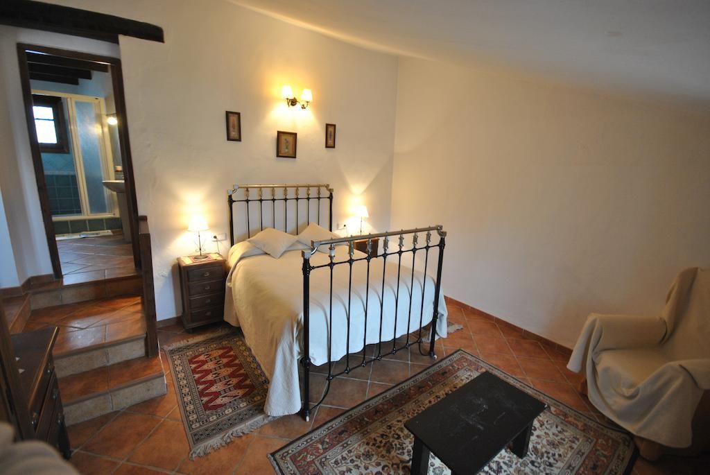 Apartment in ancient farm located in beautiful mountainous scenery in Periana