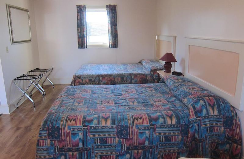 Seawinds Motel & Cottages