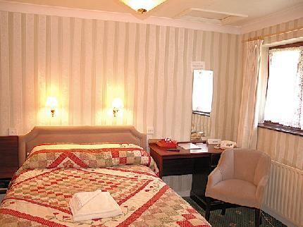 THE MOORINGS HOTEL