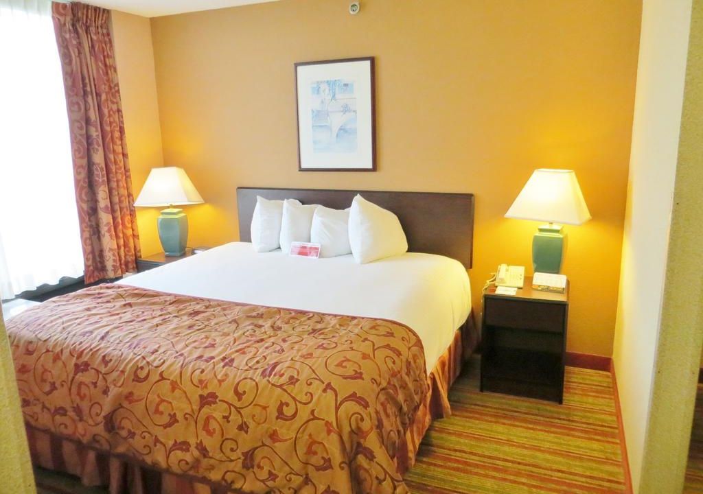 Ramada by Wyndham Suites Orlando Airport