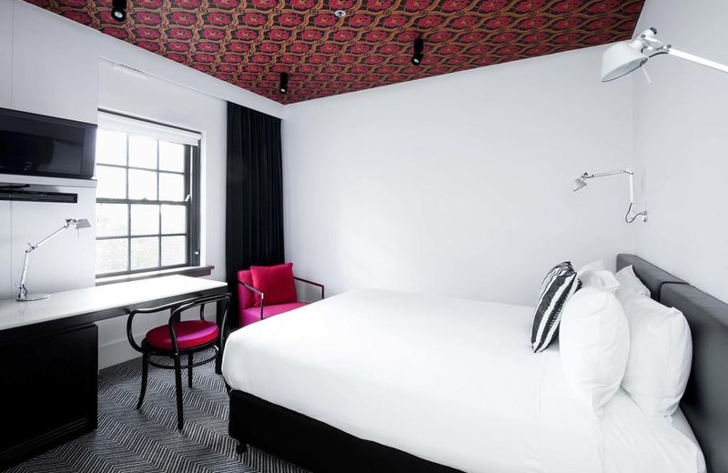 Peppers Gallery Hotel