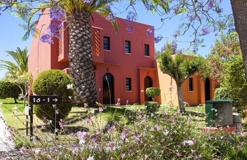 Colina Village