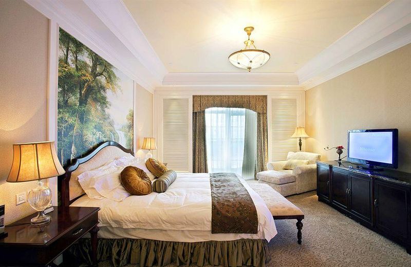 Crowne Plaza Ocean Spring Resort, an IHG Hotel