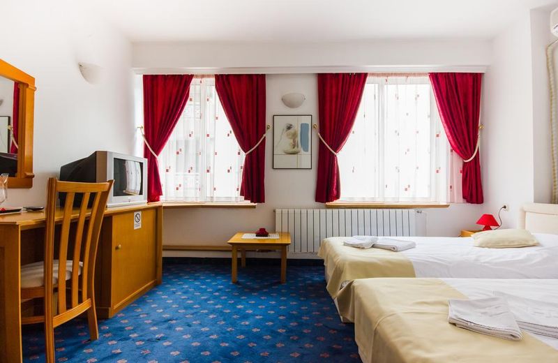 RESIDENCE INN