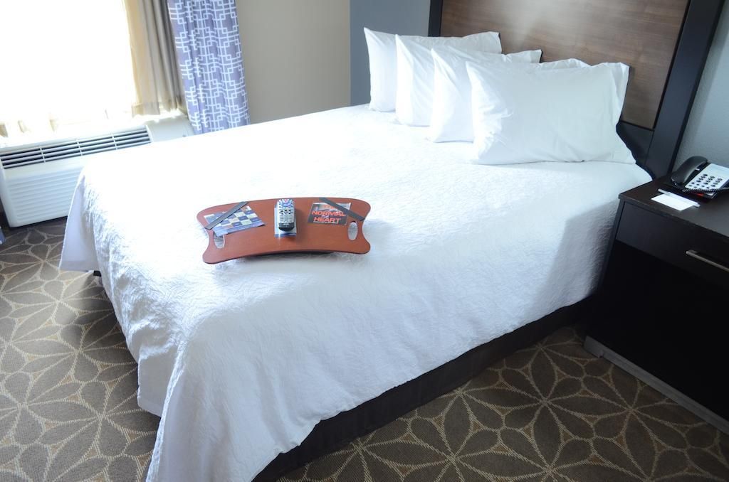 Hampton Inn and Suites Houston Central