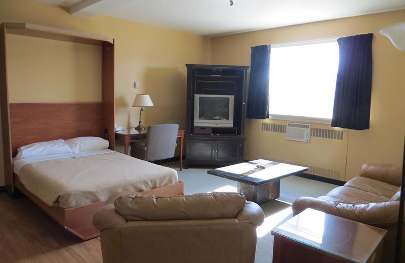 Athabasca Valley Inn & Suites