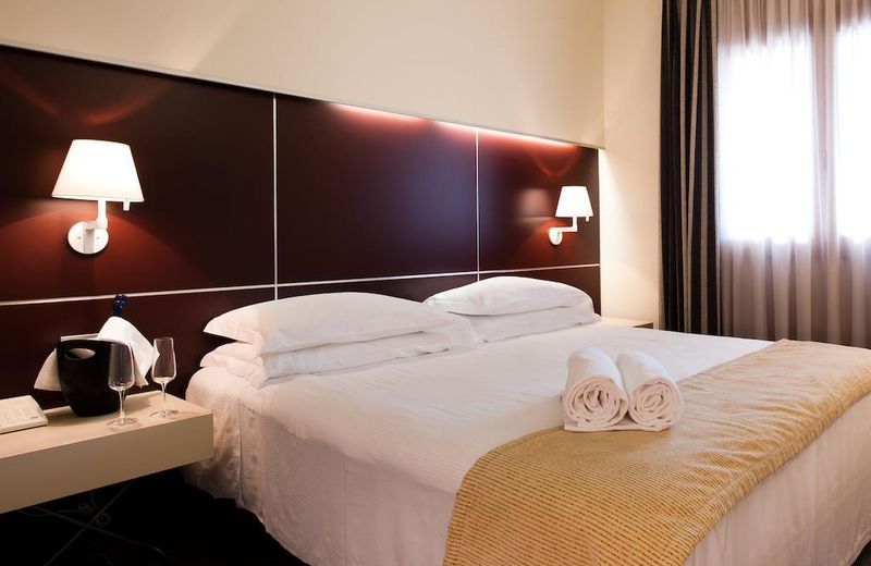 Home Club Suite Hotel