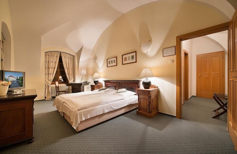 Maxmilian Lifestyle Resort
