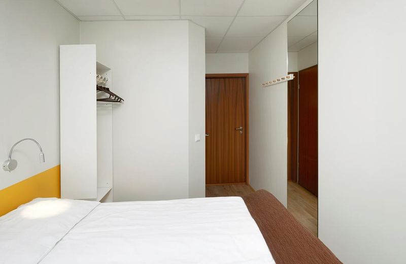 Hotel Cabin