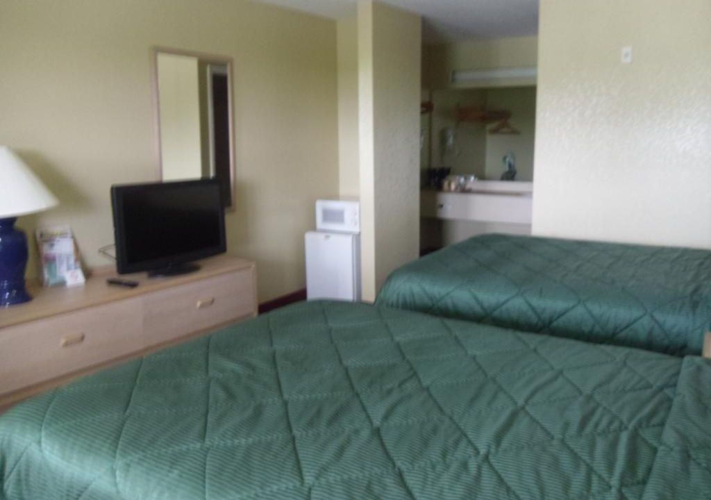 Key West Inn - Millbrook