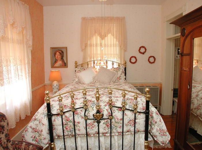American River Inn