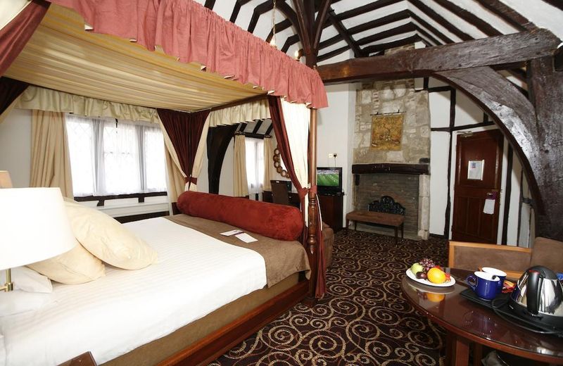 The Legacy Rose & Crown Hotel