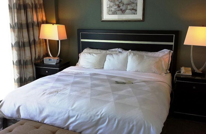 Radisson Suite Hotel Oceanfront