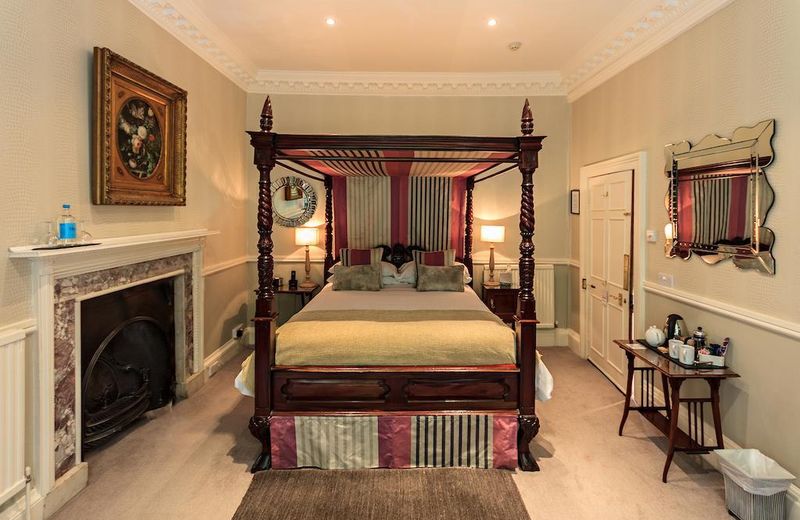 BATH PARADISE HOUSE