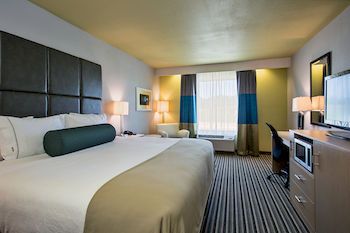 Holiday Inn Express & Suites New Cumberland, an IHG Hotel