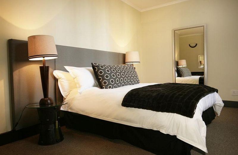 URBAN HIP HOTELS - ASHANTI