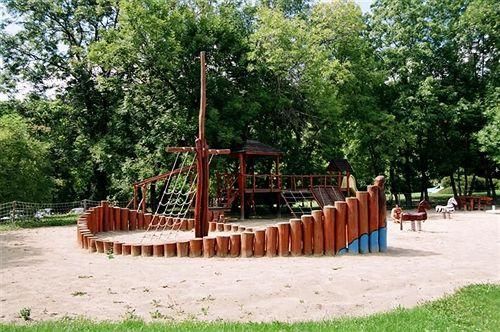 Outdoor Pictures 18