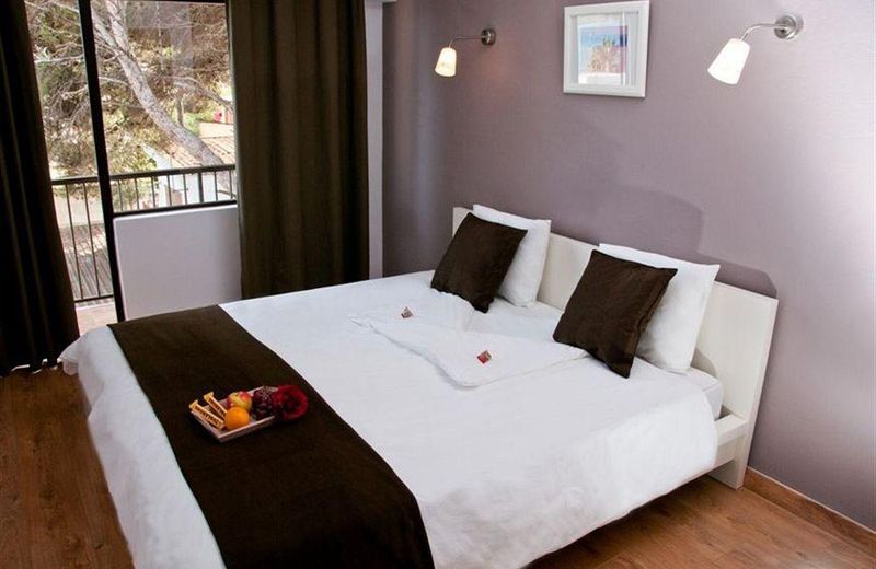 SEVEN Hostal