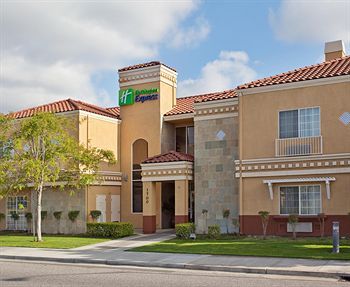 Holiday Inn Express & Suites Santa Clara, an IHG Hotel