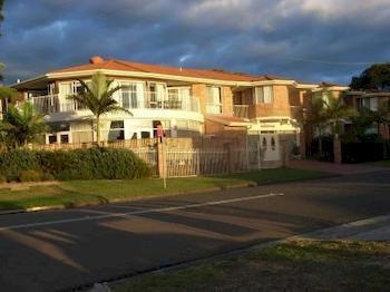 Lake Haven Motor Inn