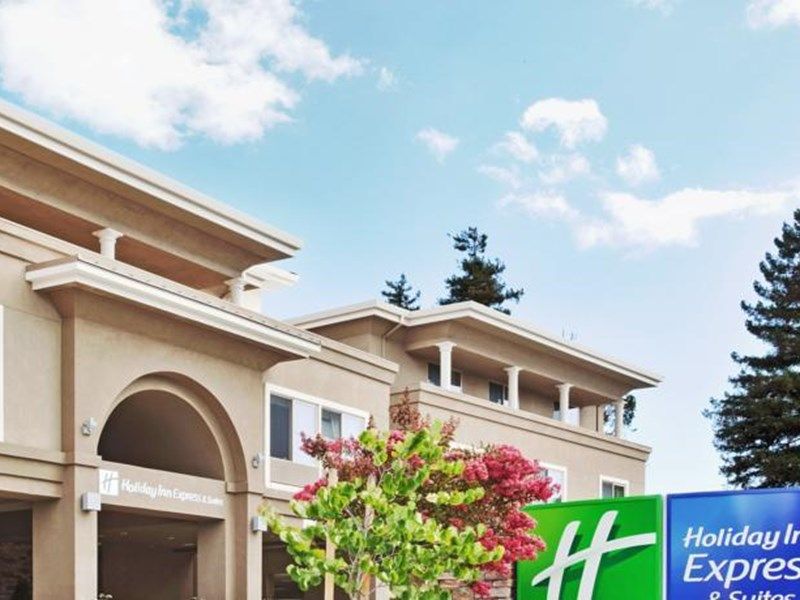 Holiday Inn Express Hotel & Suites Santa Cruz