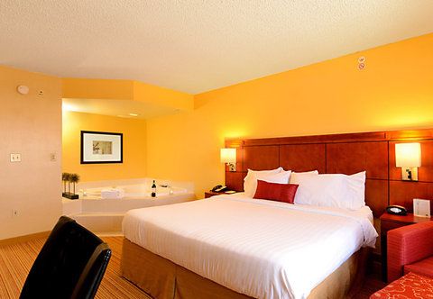 Courtyard by Marriott Frederick