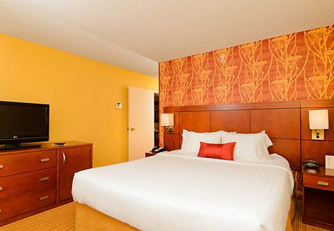 Courtyard by Marriott Frederick