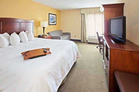 Holiday Inn Express & Suites Cincinnati Riverfront, an IHG Hotel
