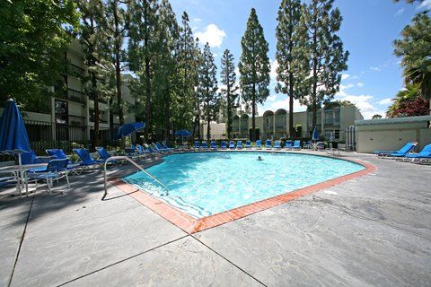 Howard Johnson by Wyndham Anaheim Hotel & Water Playground