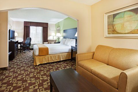 Holiday Inn Express & Suites Reidsville, an IHG Hotel