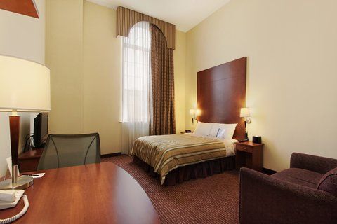 Club Quarters Hotel in Philadelphia