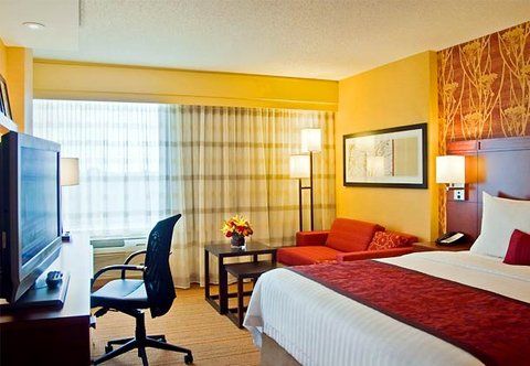 Courtyard by Marriott Bethesda Chevy Chase