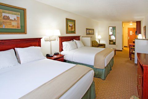 Holiday Inn Express & Suites Selma, an IHG Hotel