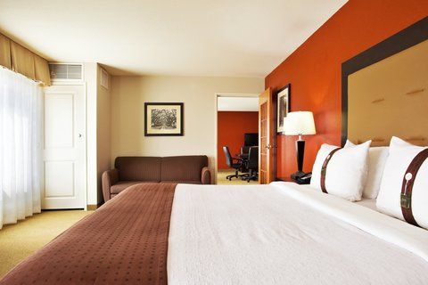 Holiday Inn Hotel & Suites Bloomington Airport, an IHG Hotel